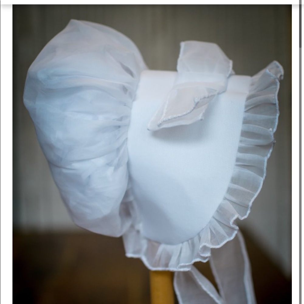 NWT Charleston Bonnet Company White Bonnet